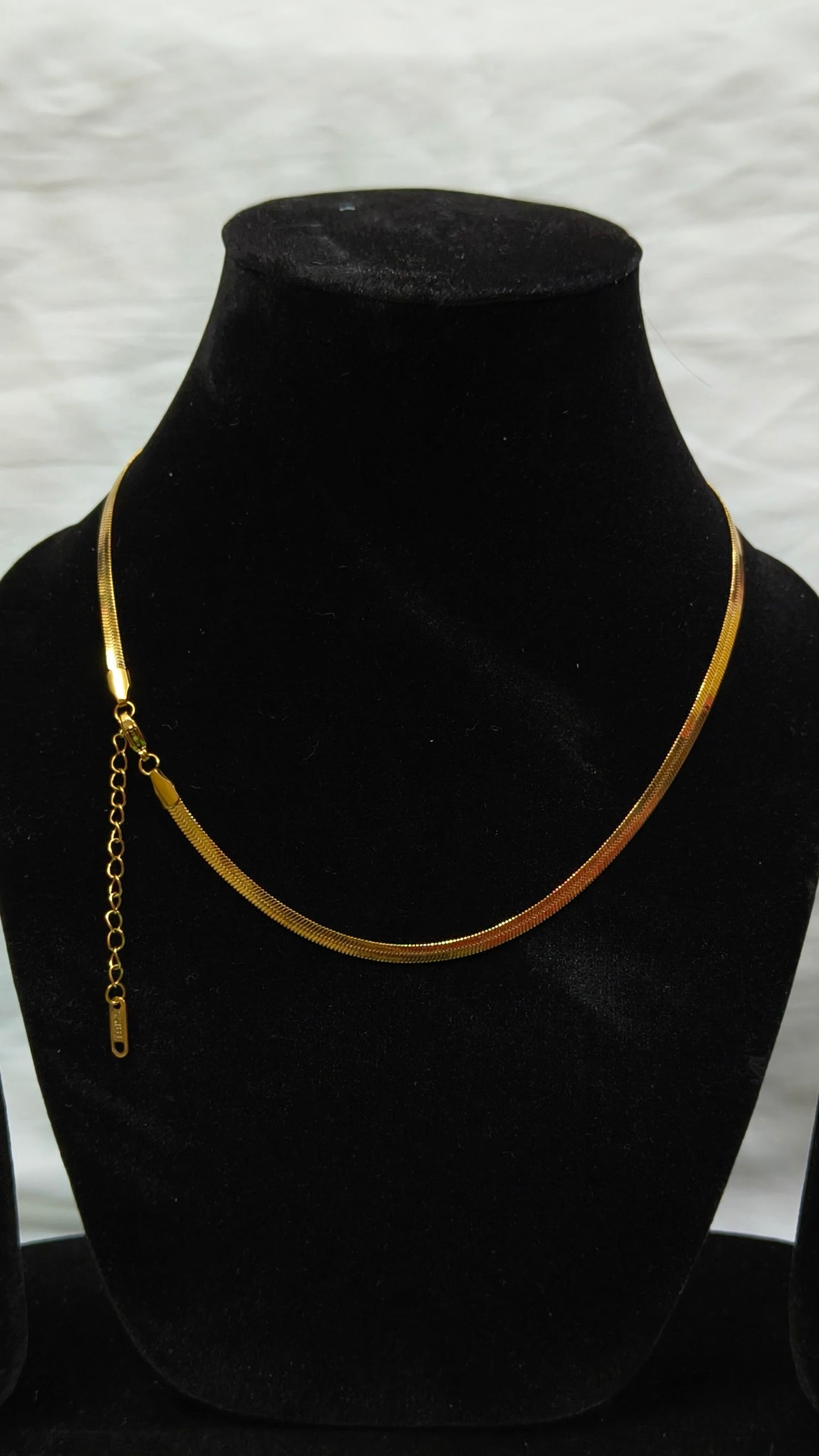 Elegant Gold-Tone Chain Necklace