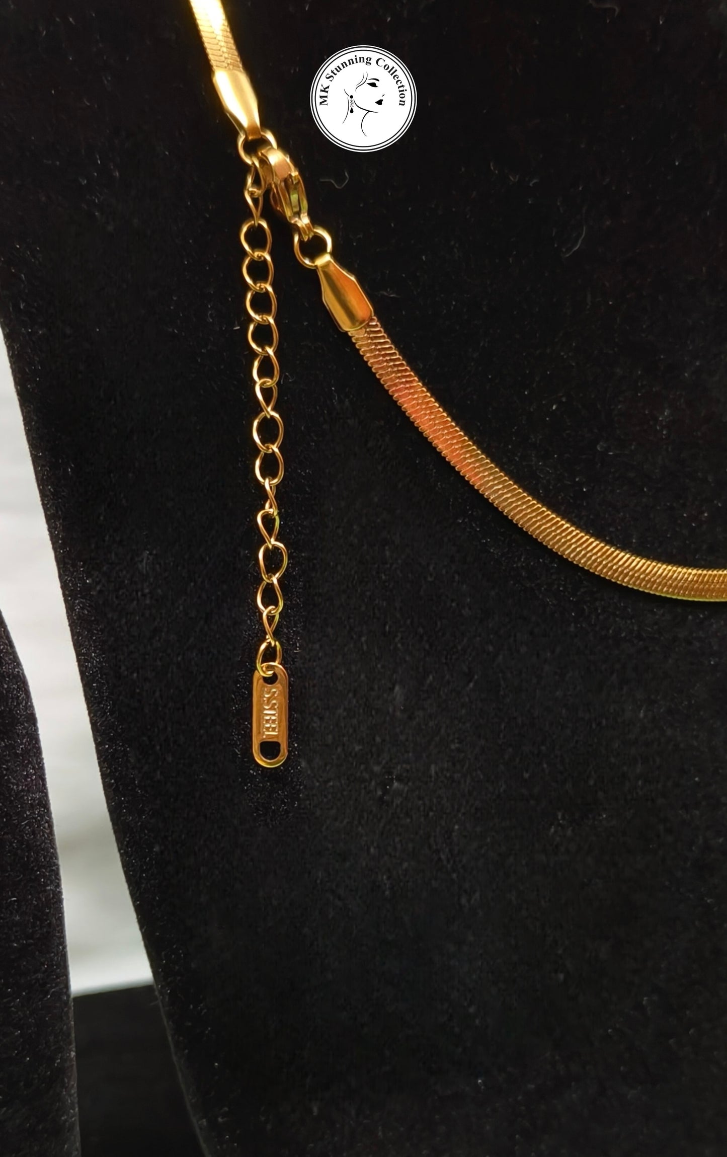Elegant Gold-Tone Chain Necklace