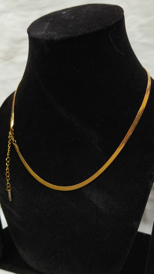 Elegant Gold-Tone Chain Necklace