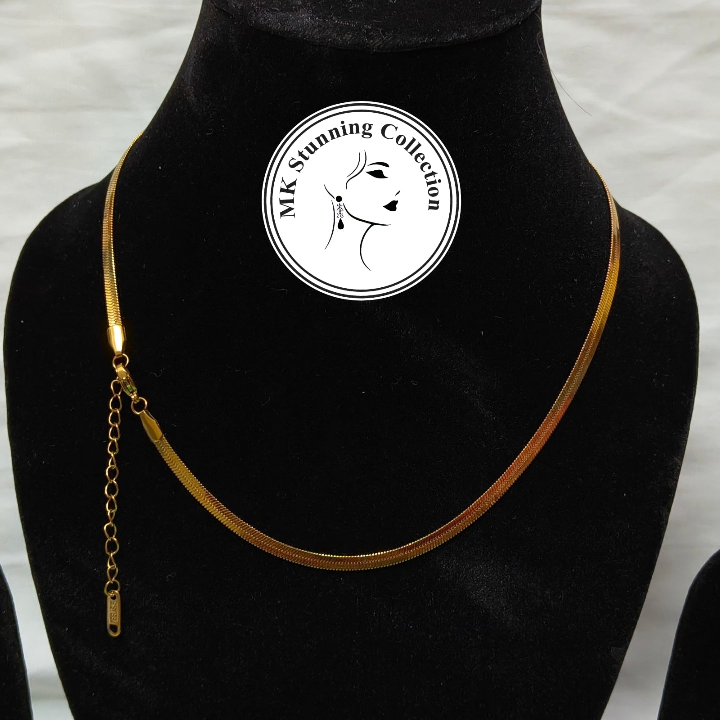 Elegant Gold-Tone Chain Necklace