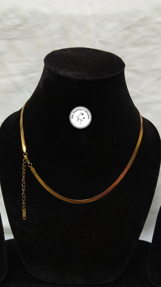 Elegant Gold-Tone Chain Necklace