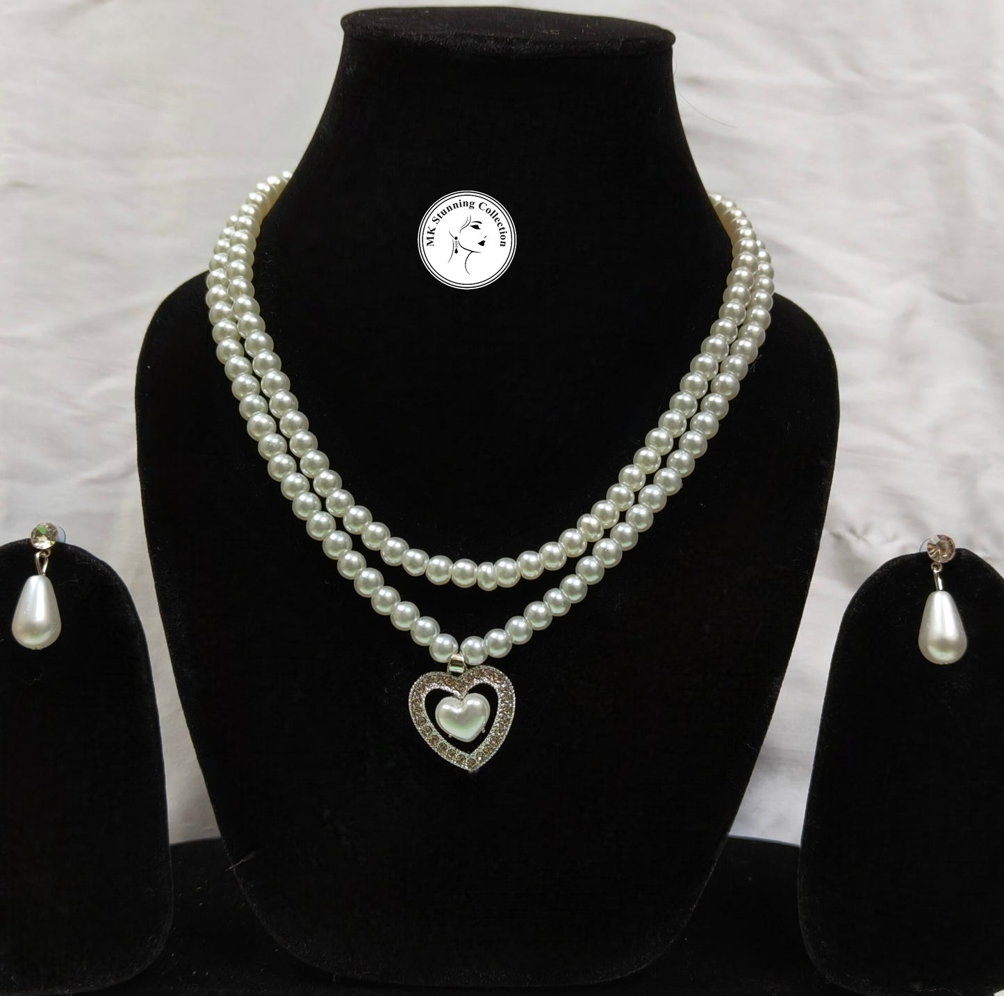 Stunning Pearl Necklace Set with Heart Pendant
