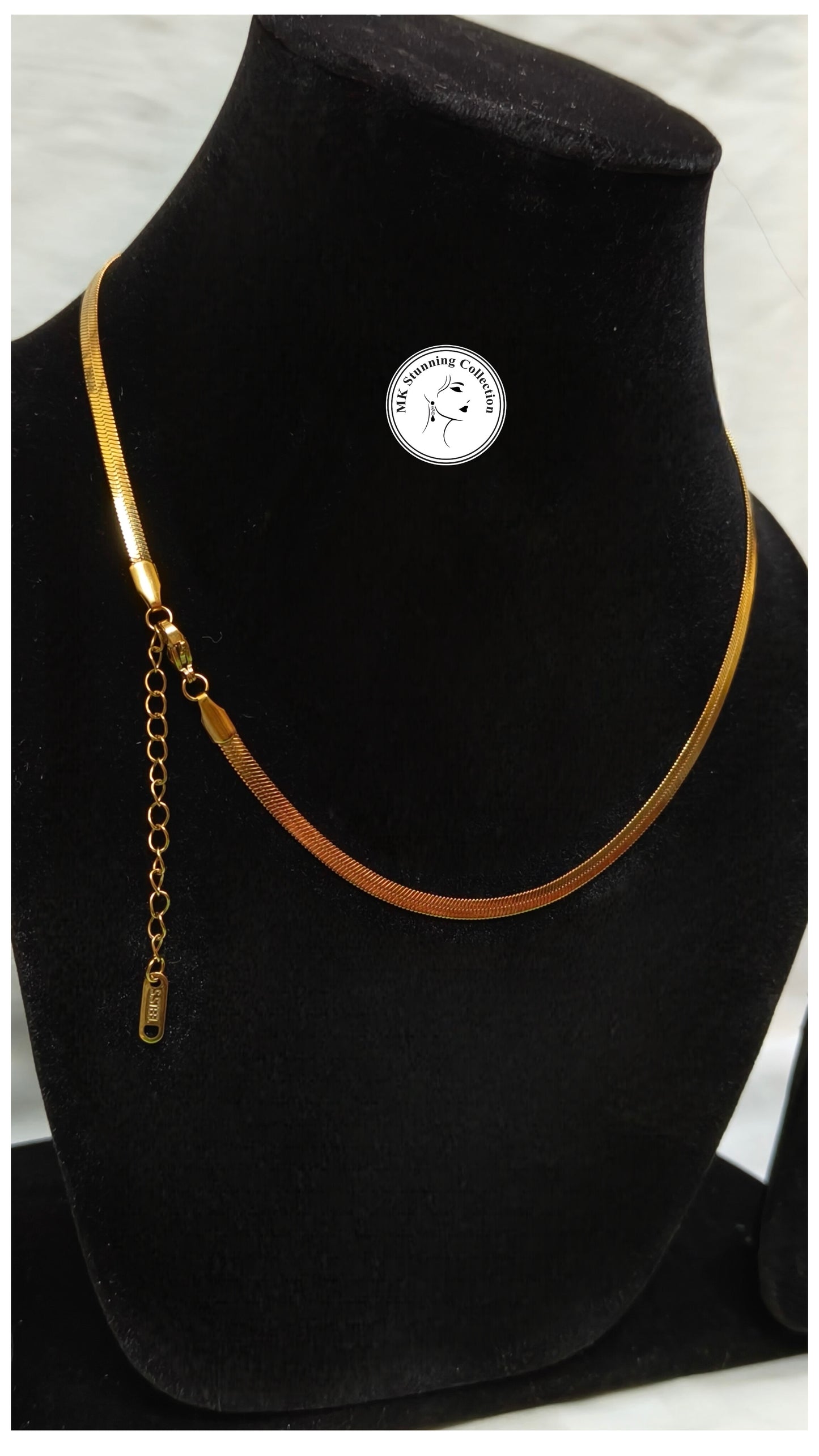 Elegant Gold-Tone Chain Necklace