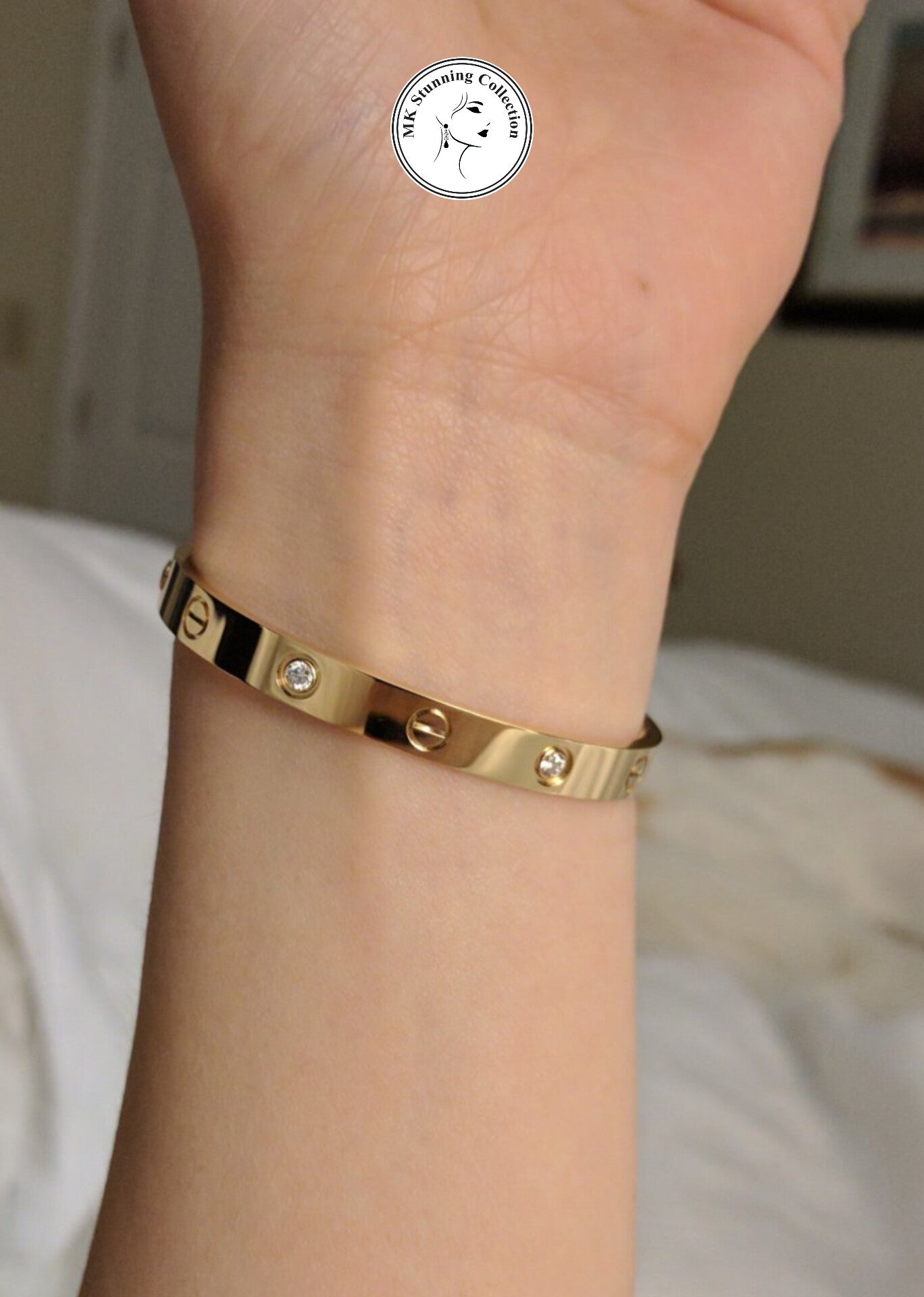 Gold Screw Motif Bangle Bracelet – Luxury Inspired Elegance