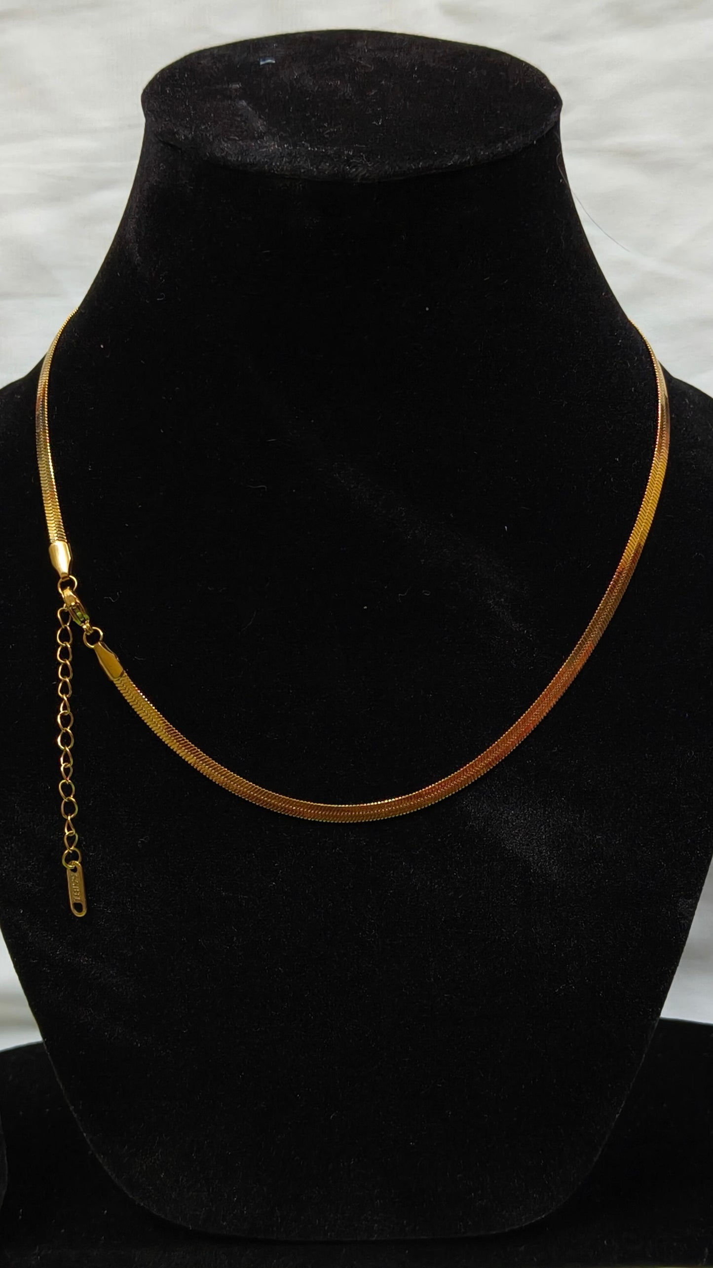 Elegant Gold-Tone Chain Necklace